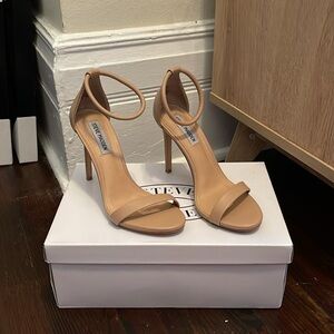Steve Madden Soph Natural Heels